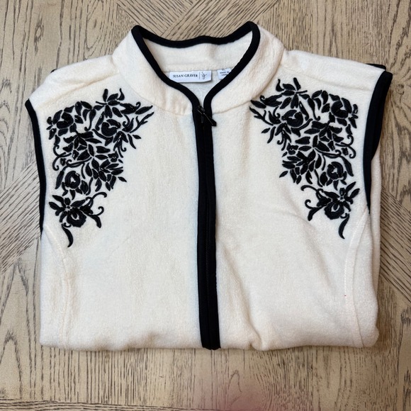 Susan Graver Women's XL Cream Embroidered Floral Sleeveless Zip Up Fleece Vest - Picture 1 of 9